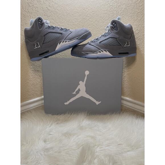 Athletic_Shoes